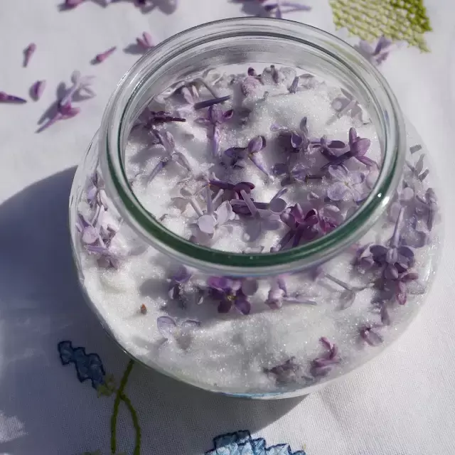Sucre parfumé aux fleurs de lilas